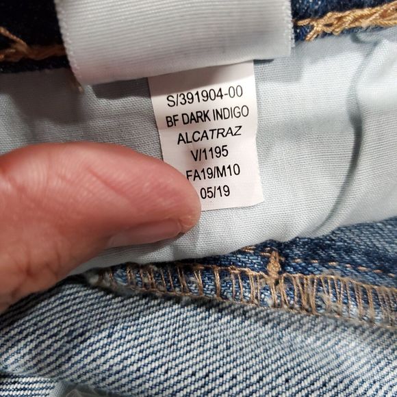 Old Navy Boyfriend Jeans Size 12 NWT - Picture 12 of 13